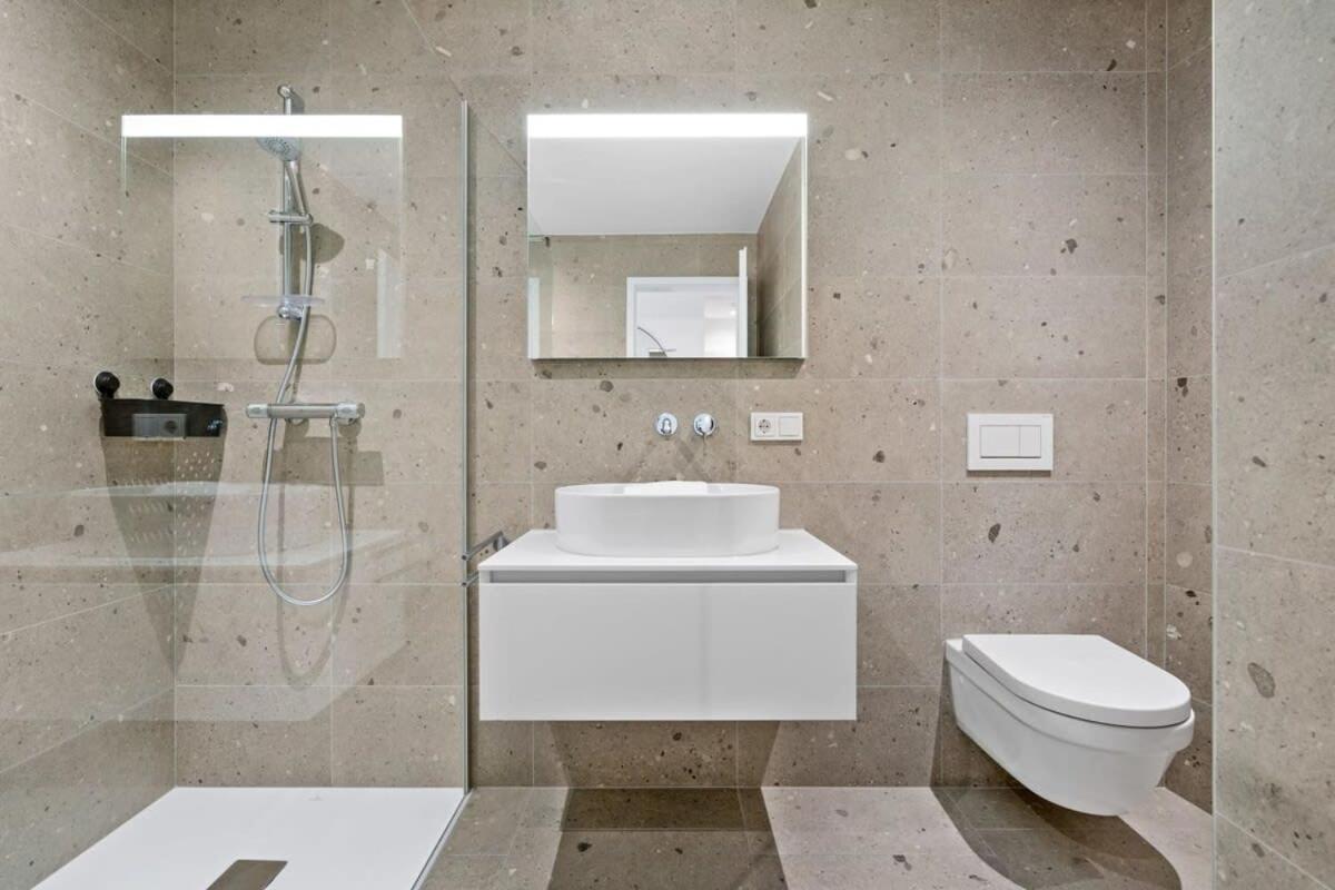 Luxurious 2Br Apt With Balcony In Luxembourg 아파트 외부 사진