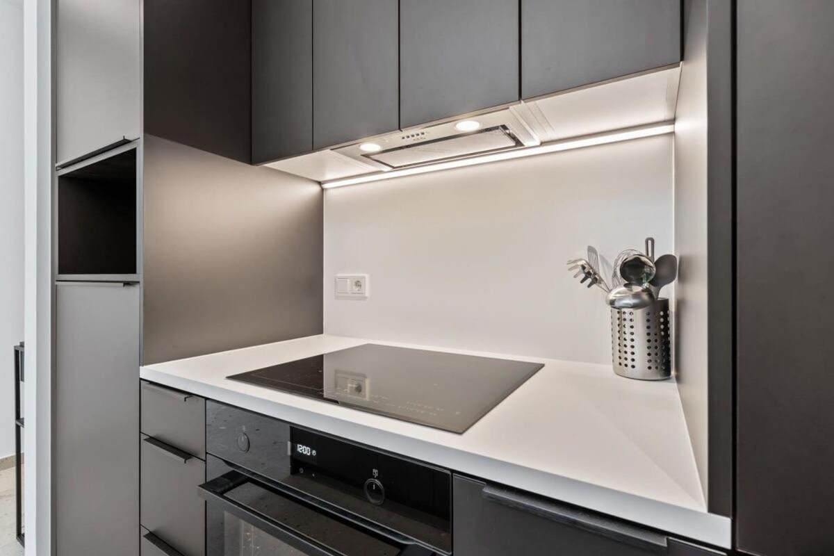 Luxurious 2Br Apt With Balcony In Luxembourg 아파트 외부 사진